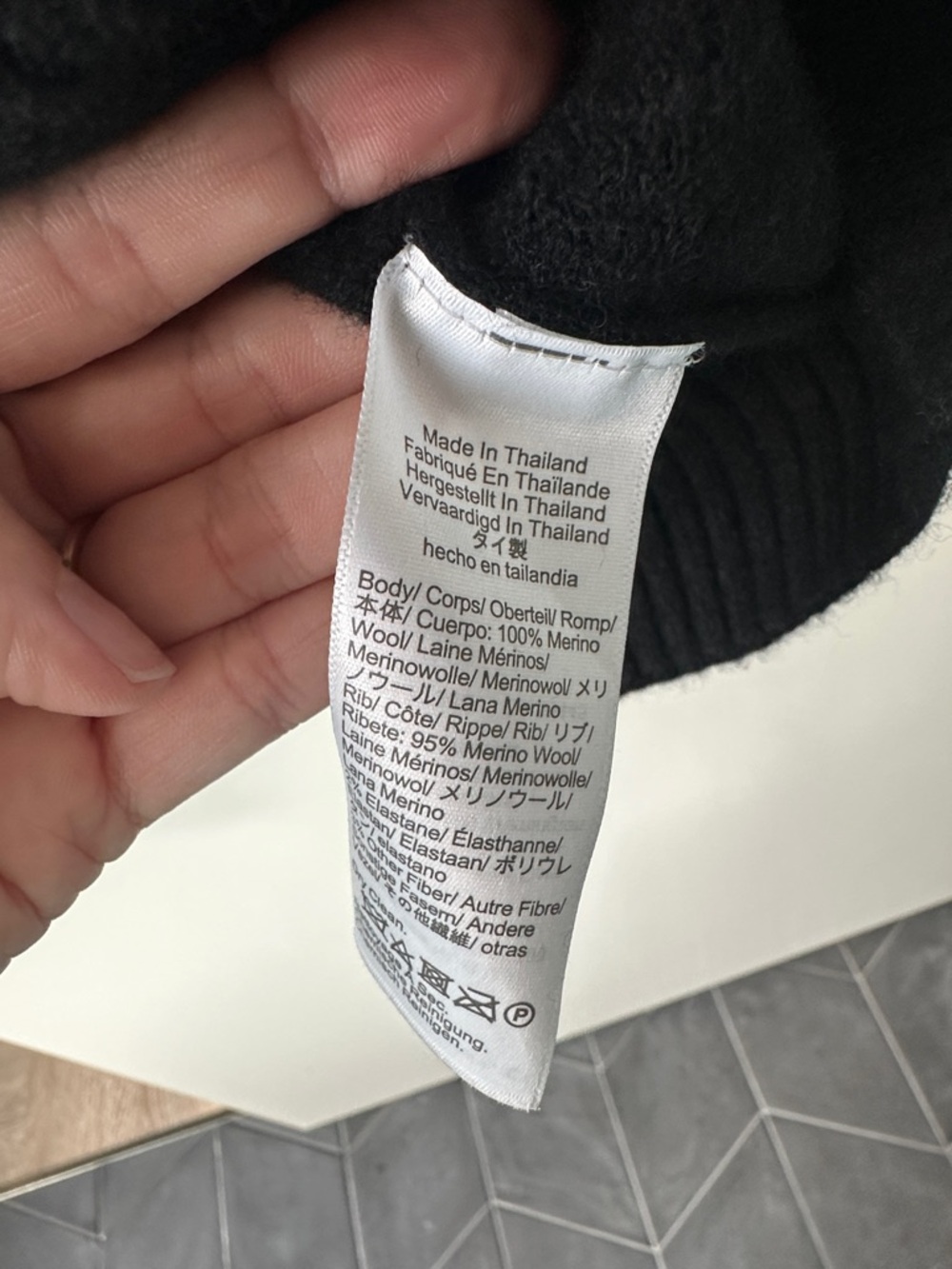 Madewell Wool Black Cable-Knit V-Neck Sweater - Picture 3 of 4